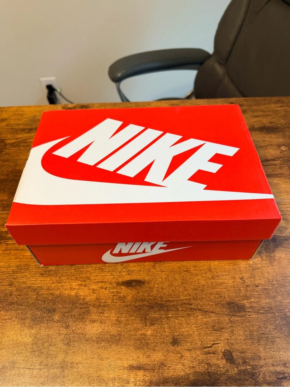 Nike Kids Pink & White Air Cushion Running Sneakers 4.5Y/6W